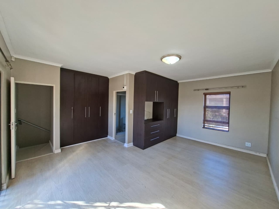 To Let 3 Bedroom Property for Rent in Jakarandas Western Cape